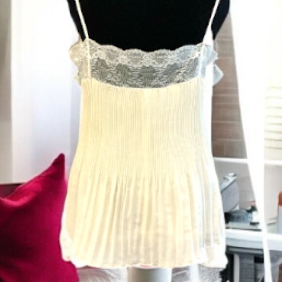 4l3NNA Ivory top w/Lace ~ L - Picture 2 of 4